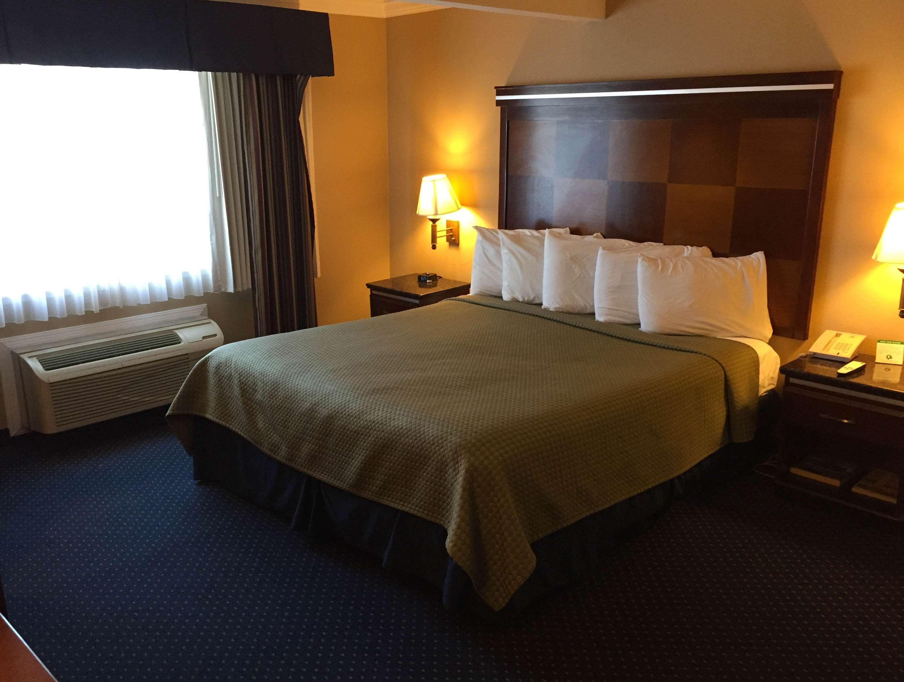 Inn At Bayshore San Mateo Bagian luar foto