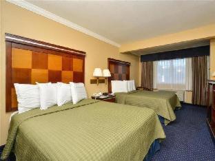Inn At Bayshore San Mateo Ruang foto